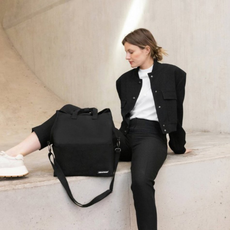 Totebag 22l Black Green Essential Up